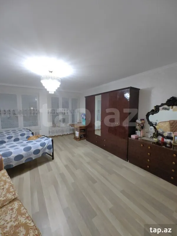 Satılır 5 otaqlı mənzil 112 m²