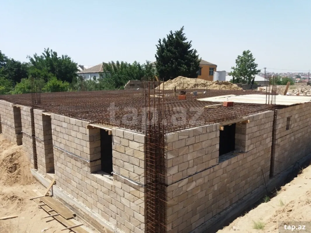 Satılır 10 otaqlı həyət evi 768 m²