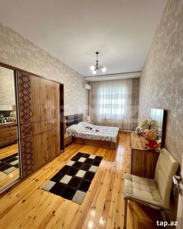 Satılır 10 otaqlı həyət evi 768 m²