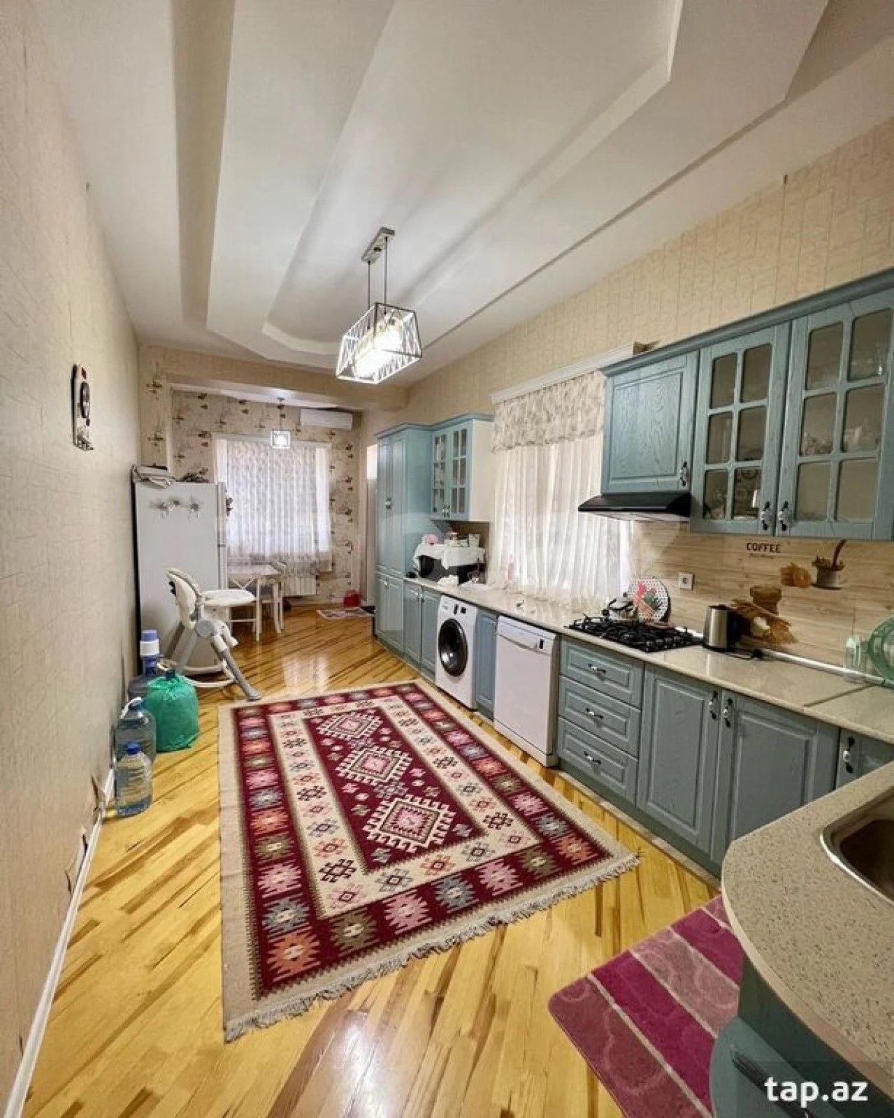 Satılır 10 otaqlı həyət evi 768 m²