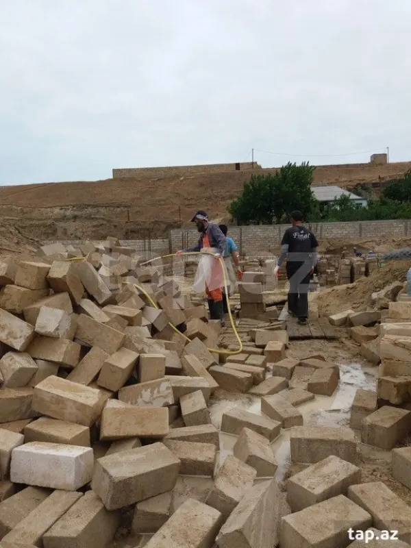 Satılır 10 otaqlı həyət evi 768 m²