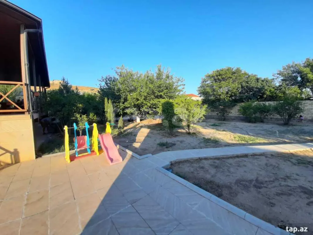 Satılır 10 otaqlı həyət evi 768 m²