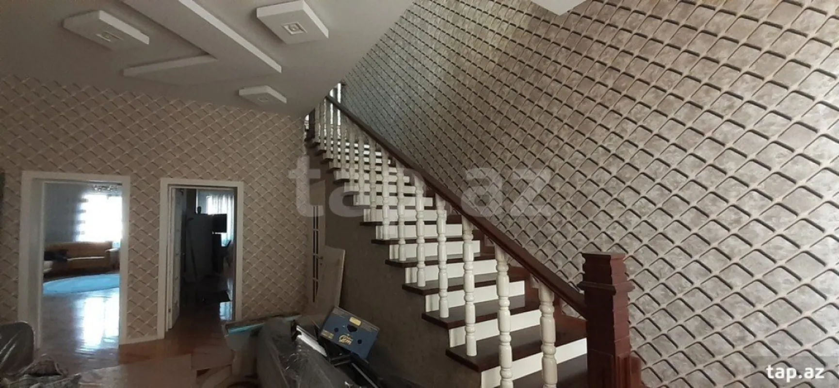 Satılır 10 otaqlı həyət evi 768 m²