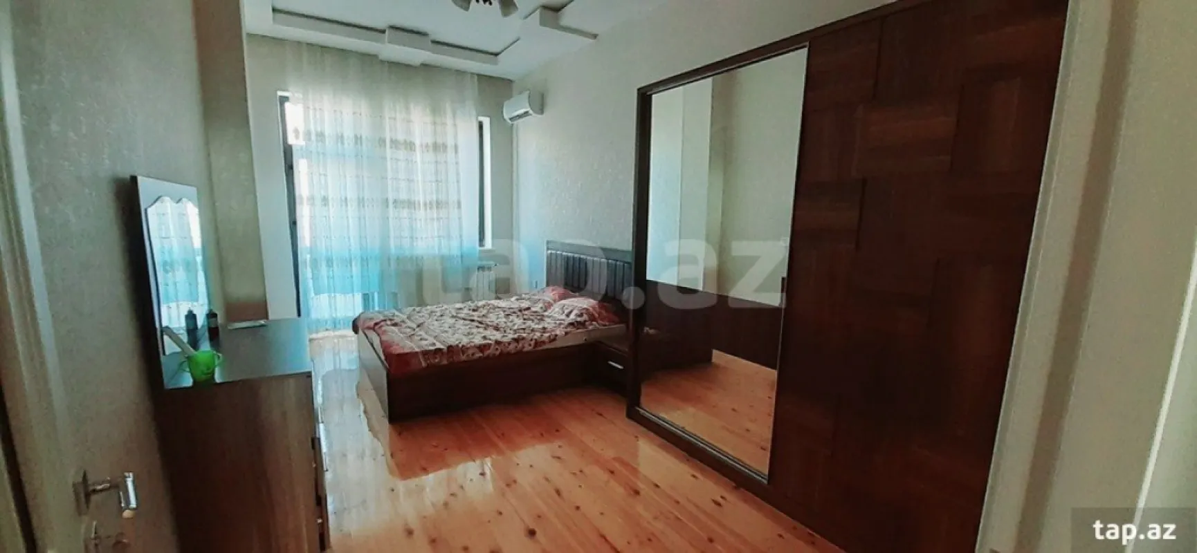 Satılır 10 otaqlı həyət evi 768 m²