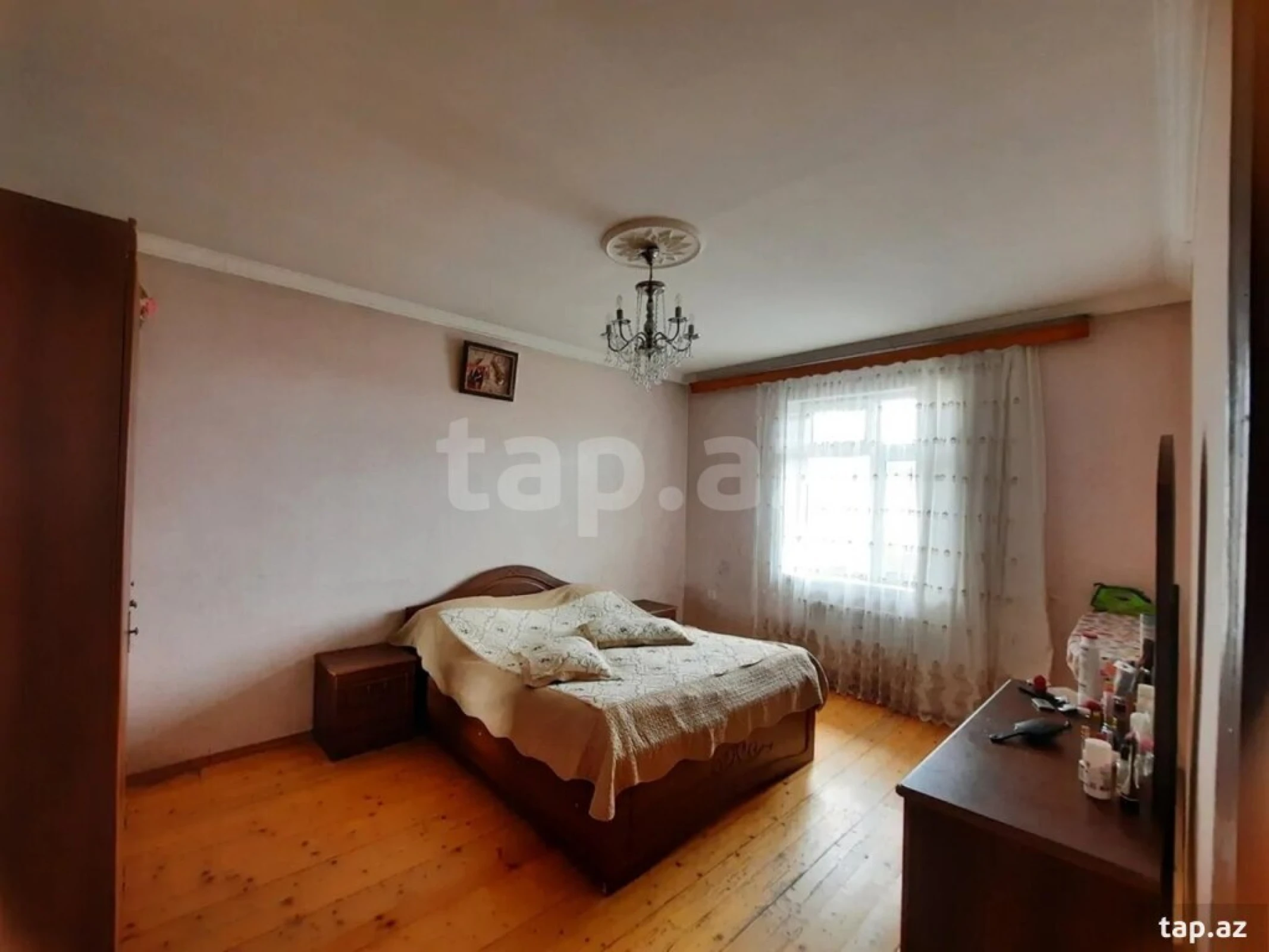 Satılır 6 otaqlı həyət evi