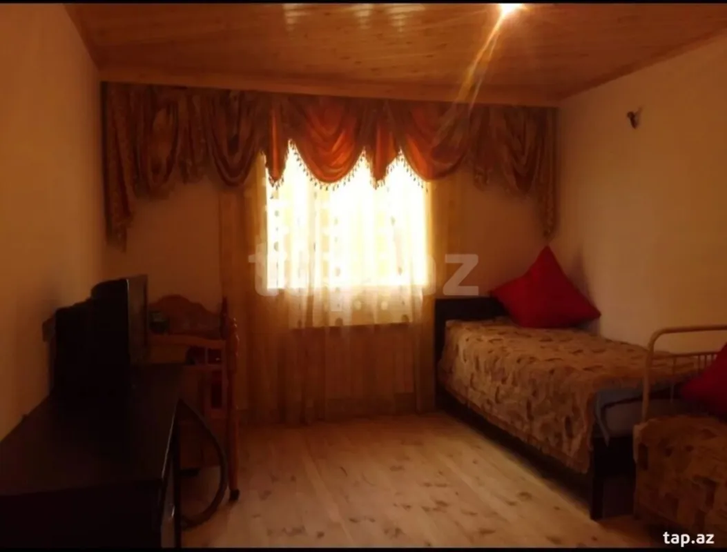 Satılır 6 otaqlı həyət evi