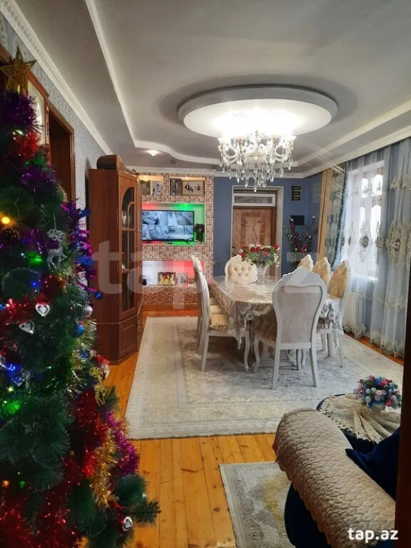 Satılır 6 otaqlı həyət evi