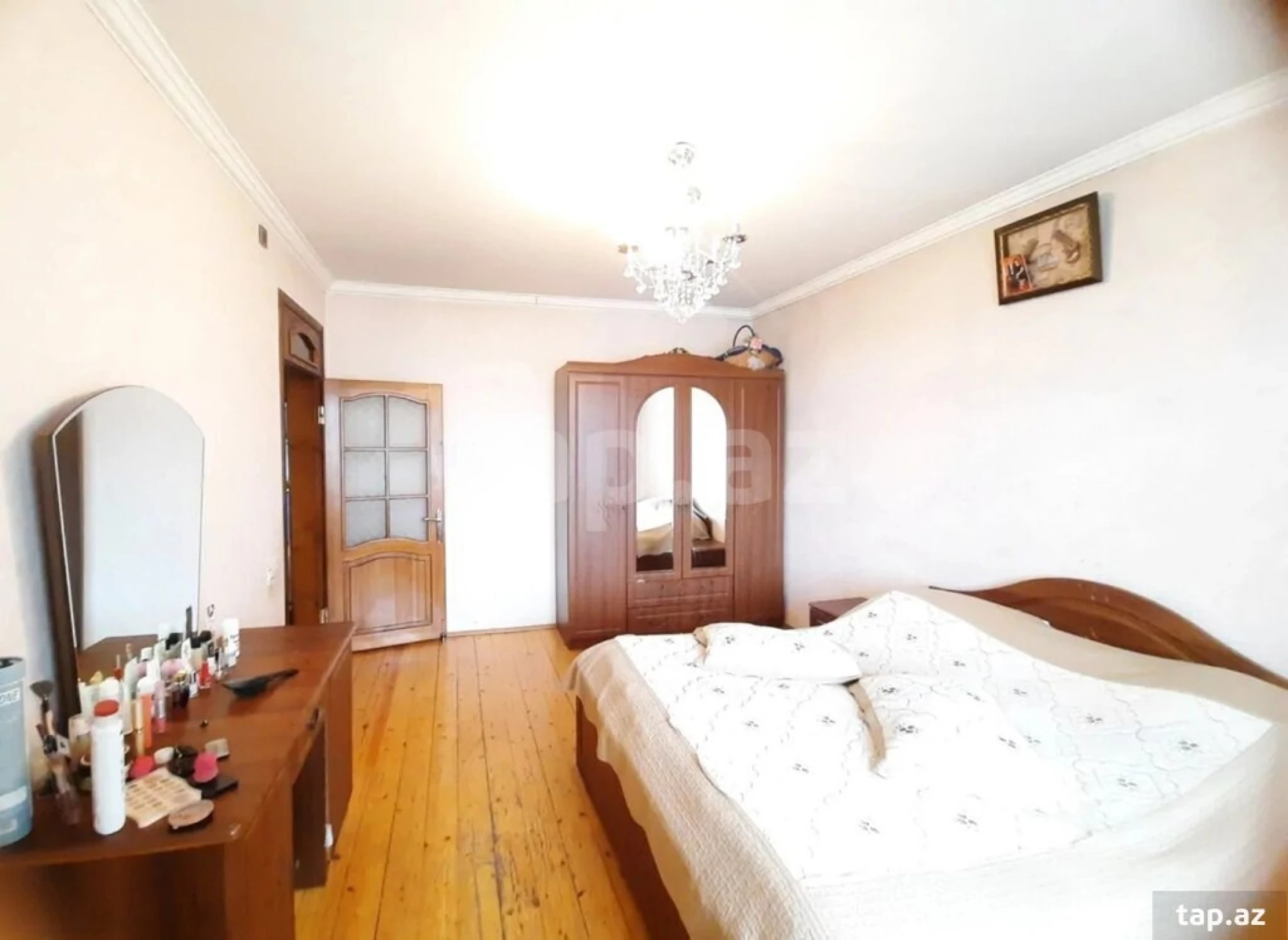 Satılır 6 otaqlı həyət evi