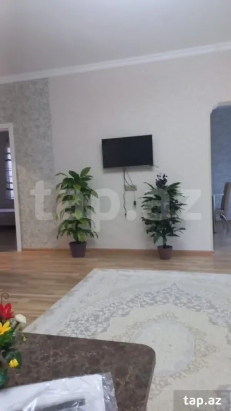 Kirayə verilir 4 otaqlı həyət evi