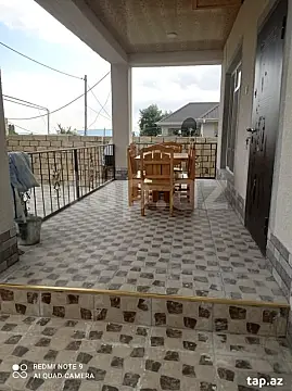 Kirayə verilir 4 otaqlı həyət evi