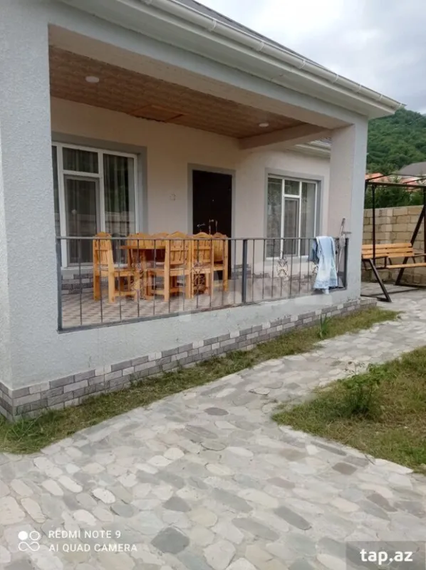 Kirayə verilir 4 otaqlı həyət evi