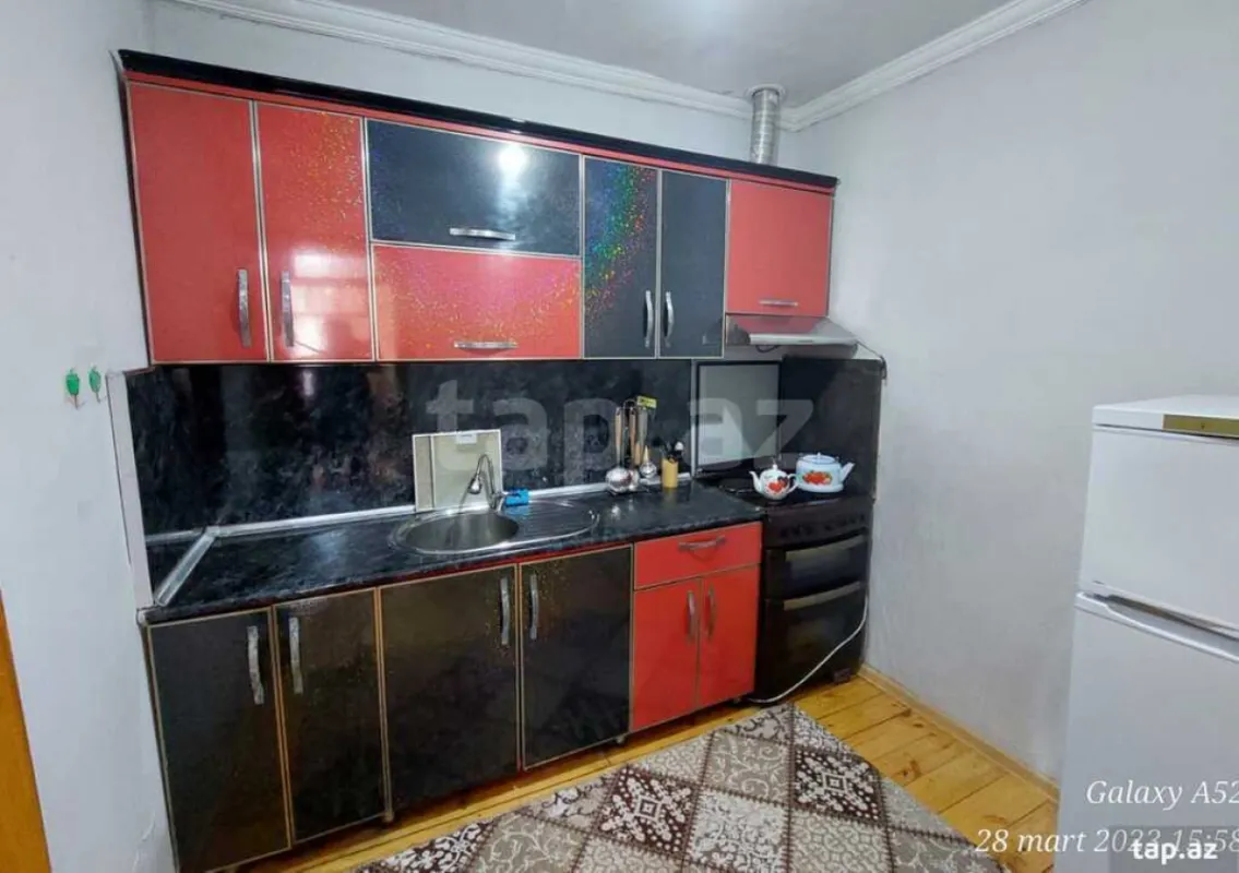 Kirayə verilir 3 otaqlı həyət evi