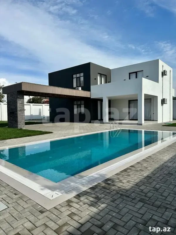 Satılır 4 otaqlı həyət evi 300 m²