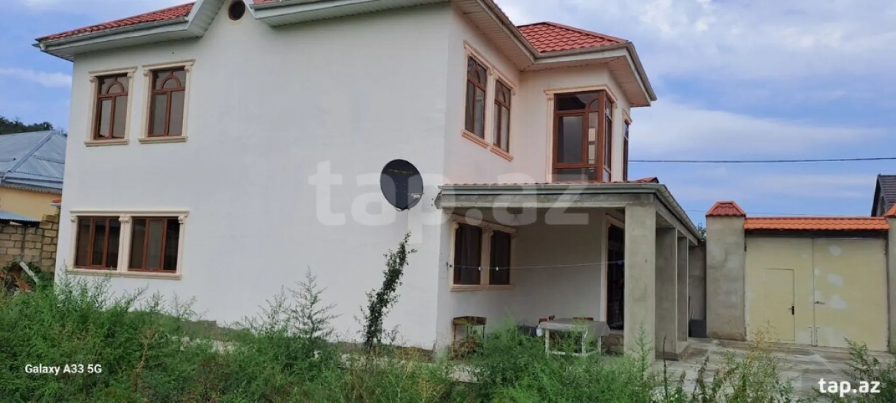 Satılır 4 otaqlı həyət evi
