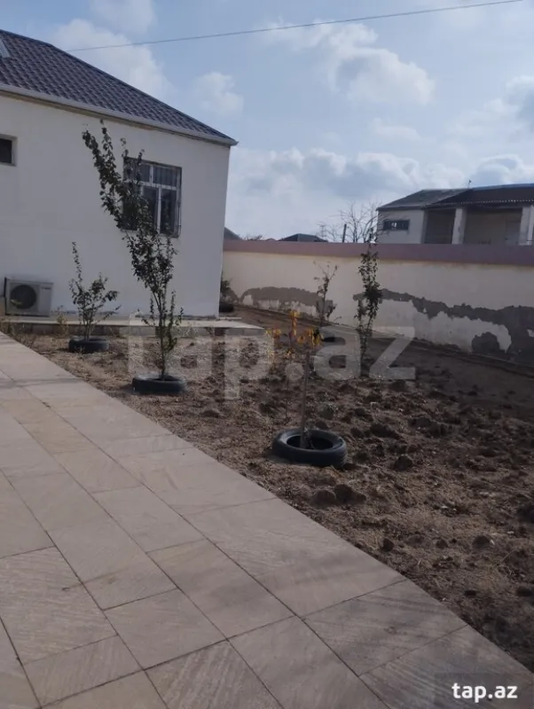 Satılır 2 otaqlı həyət evi