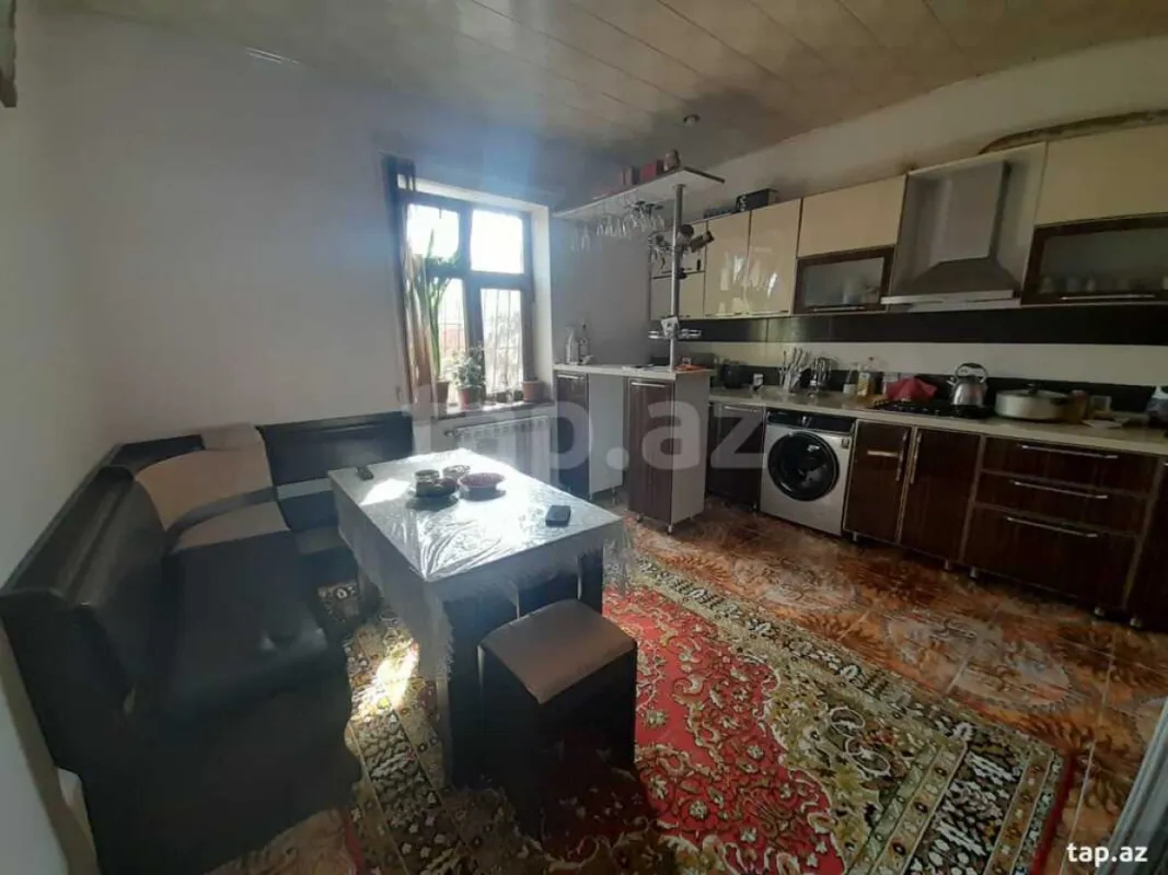 Satılır 5 otaqlı həyət evi