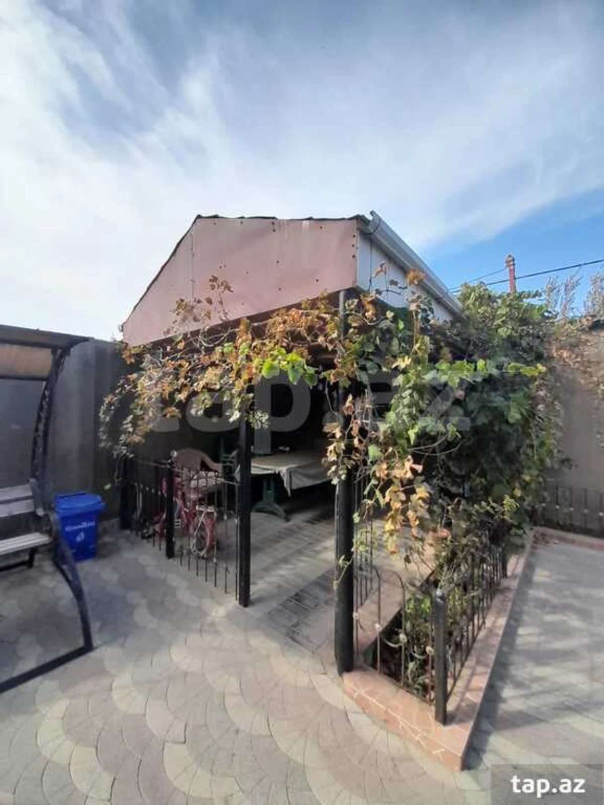 Satılır 5 otaqlı həyət evi