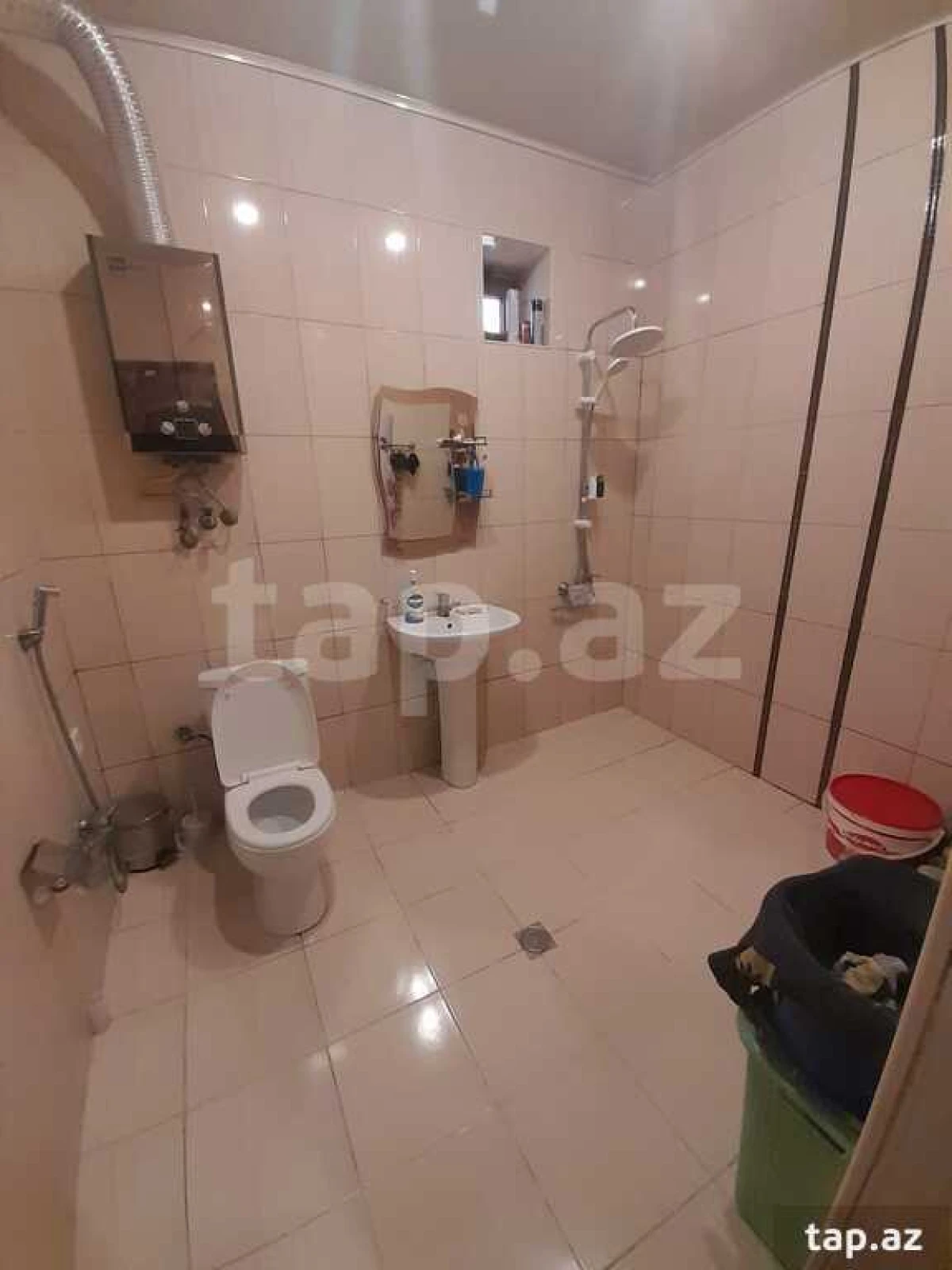 Satılır 5 otaqlı həyət evi