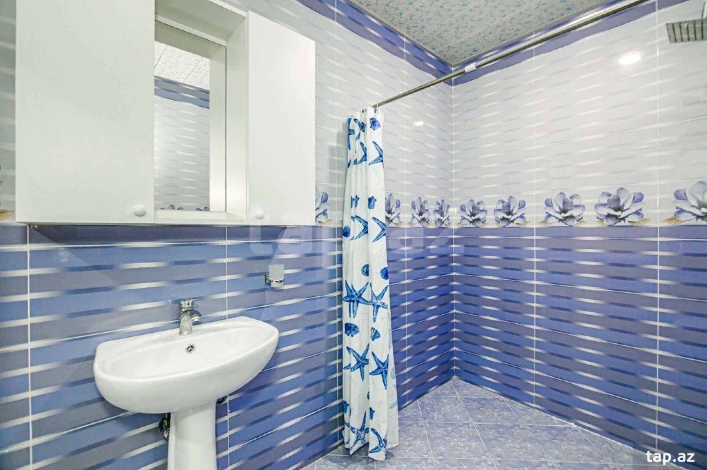 Kirayə verilir 3 otaqlı yeni tikili 100 m²