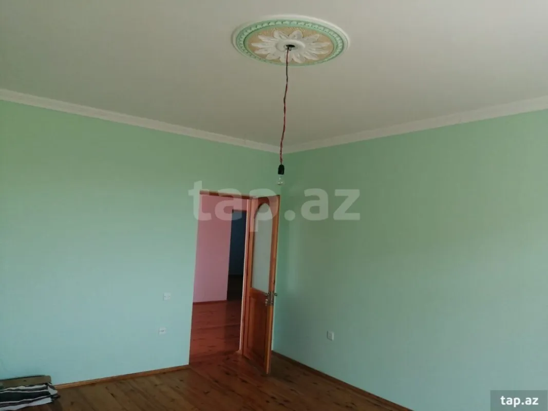 Satılır 4 otaqlı həyət evi