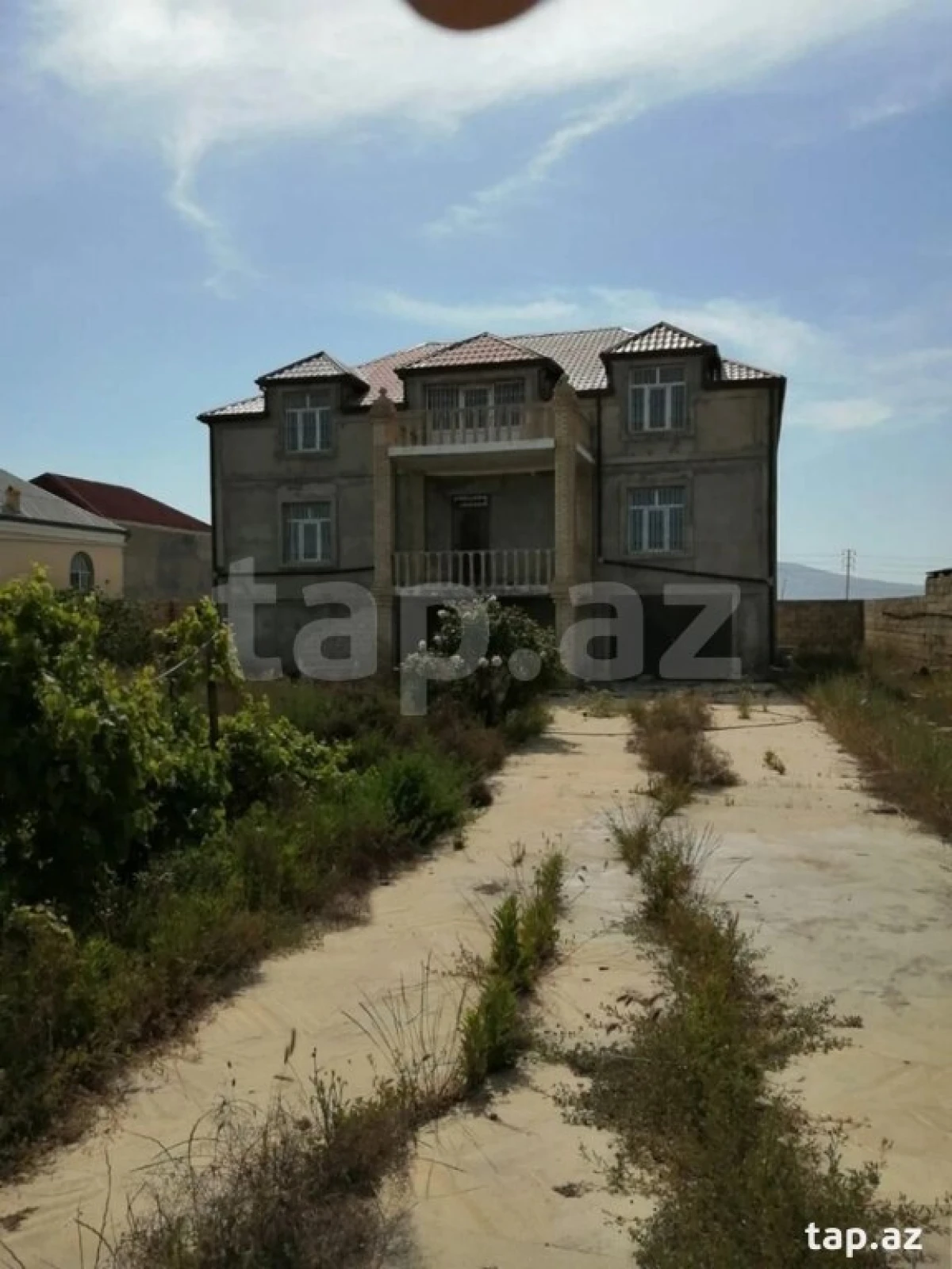 Satılır 4 otaqlı həyət evi