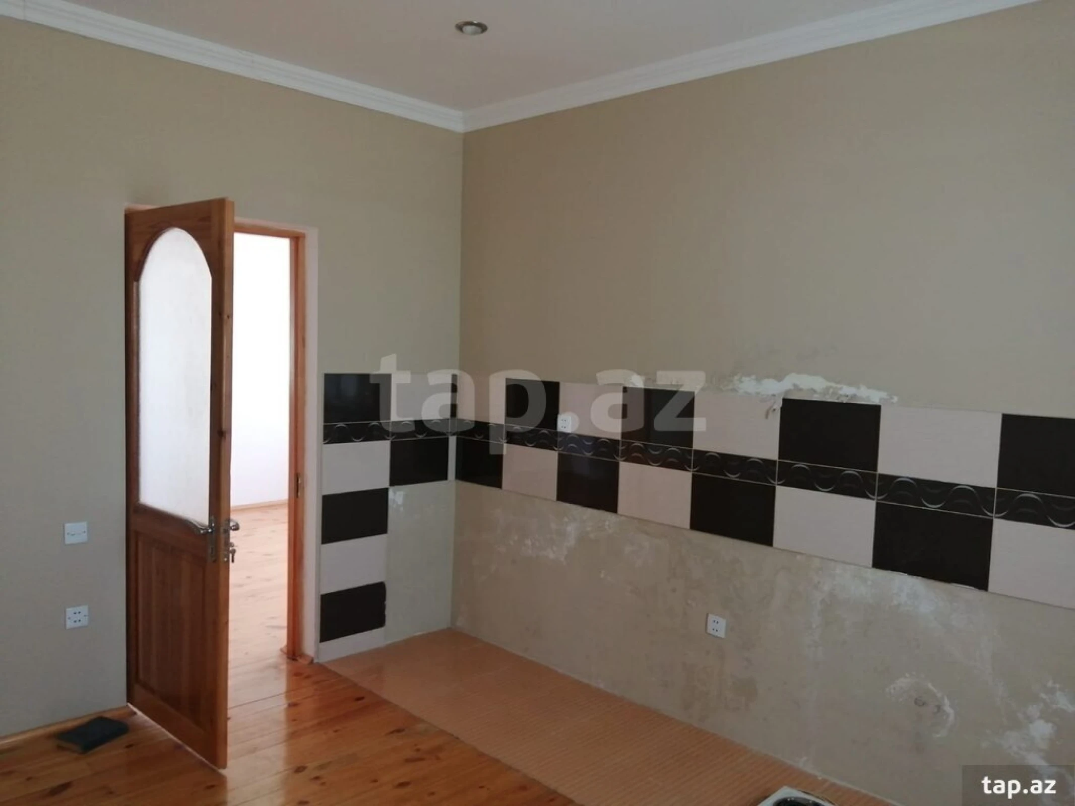 Satılır 4 otaqlı həyət evi