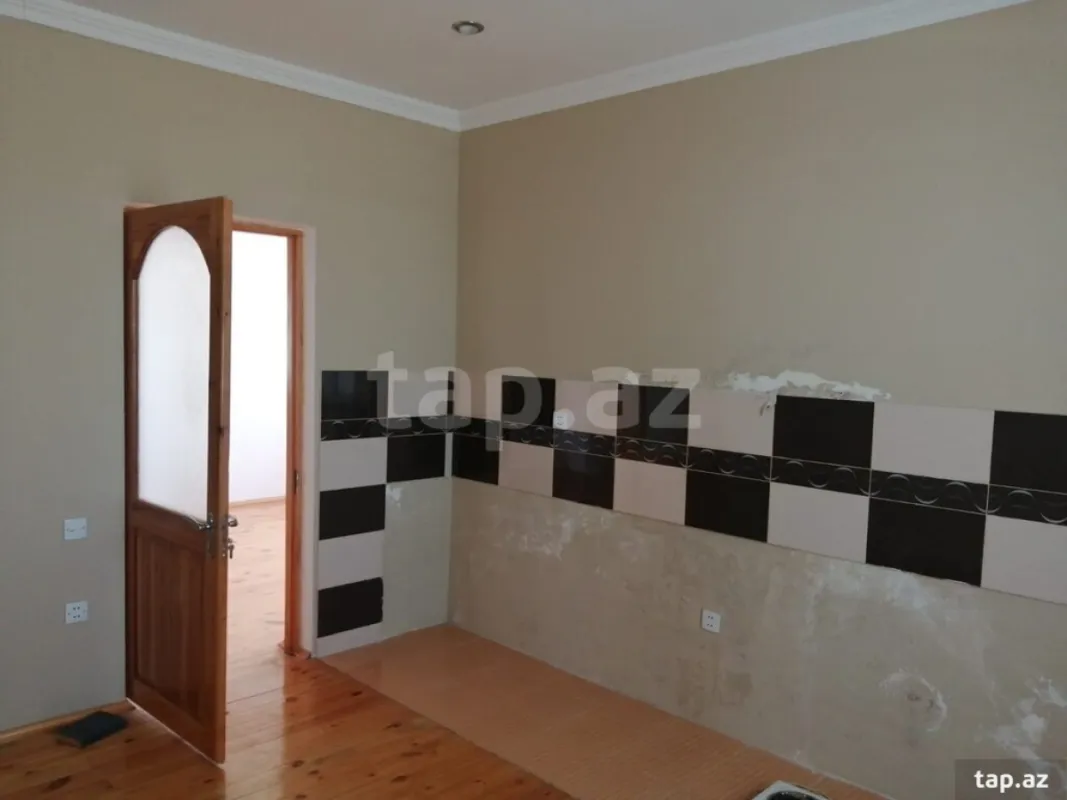 Satılır 4 otaqlı həyət evi