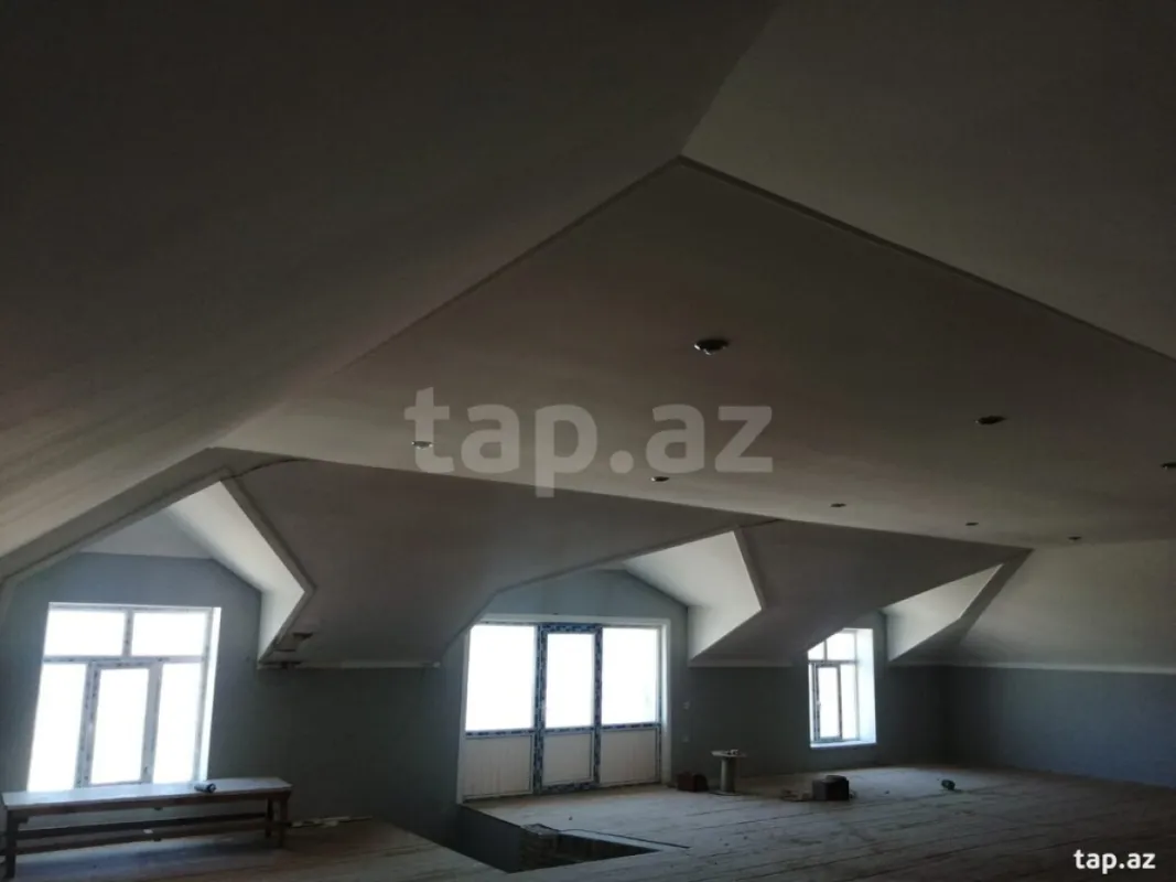 Satılır 4 otaqlı həyət evi