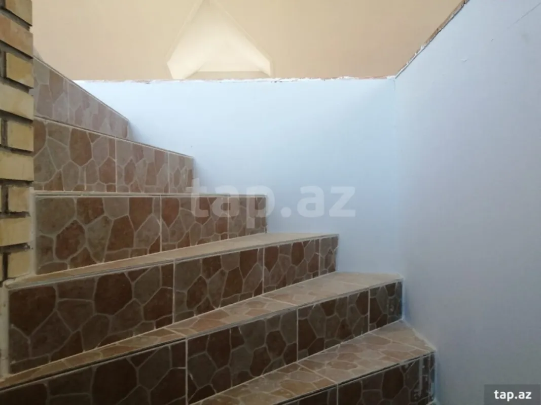 Satılır 4 otaqlı həyət evi