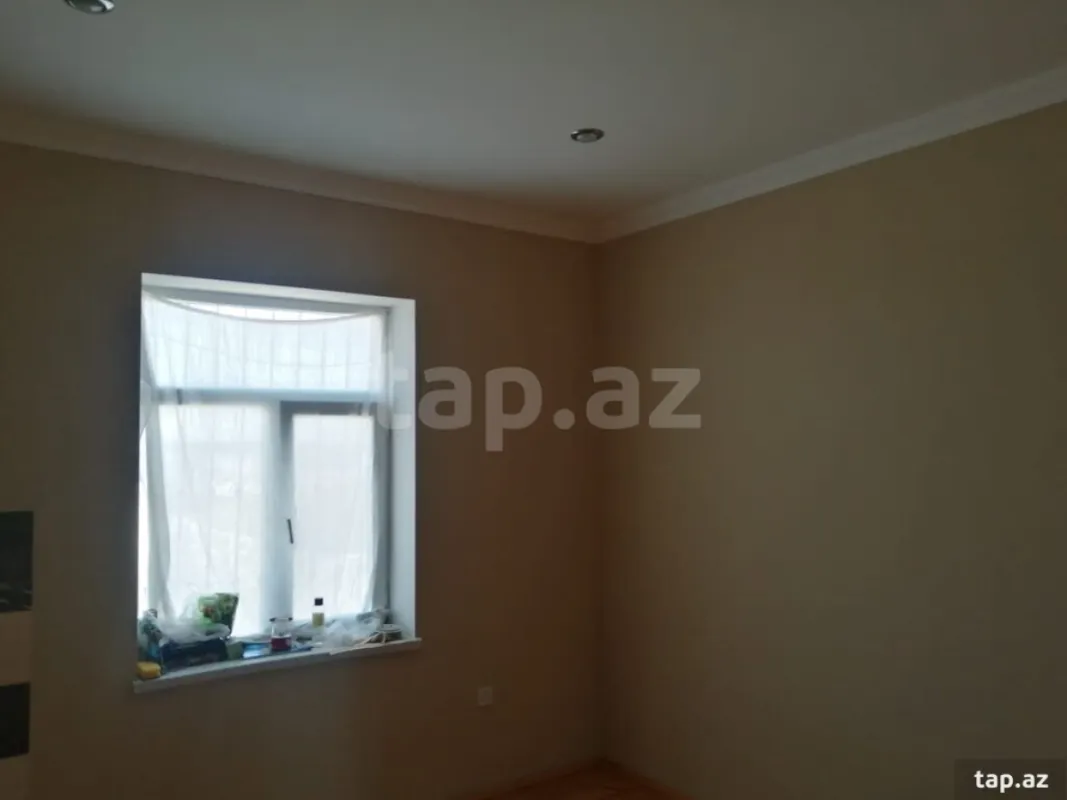 Satılır 4 otaqlı həyət evi