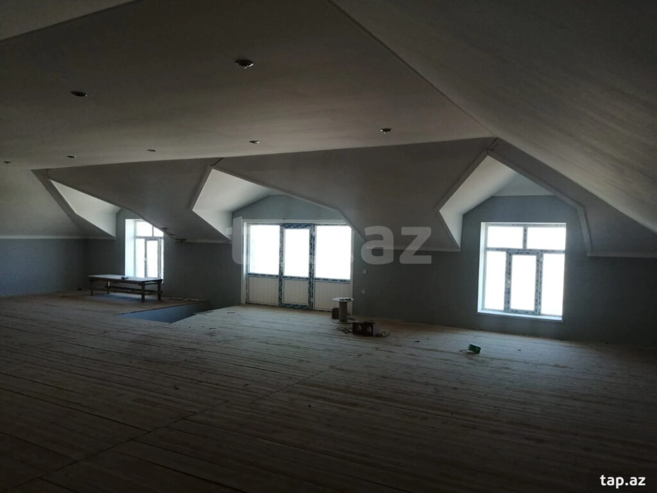 Satılır 4 otaqlı həyət evi