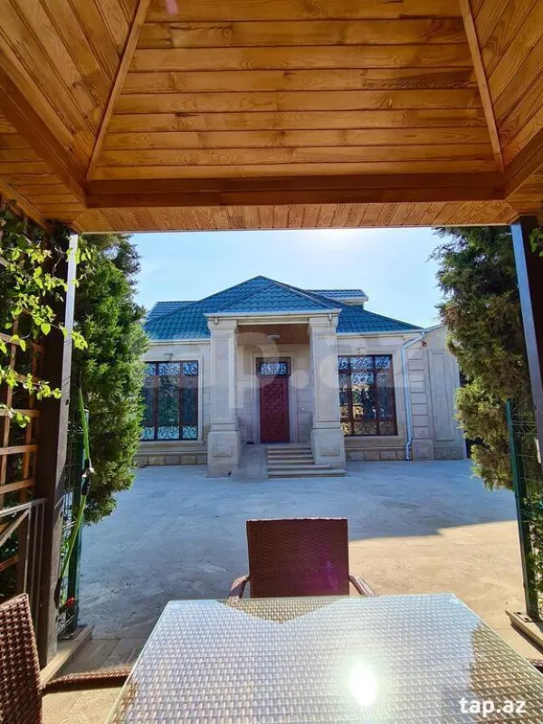 Kirayə verilir 4 otaqlı həyət evi 240 m²