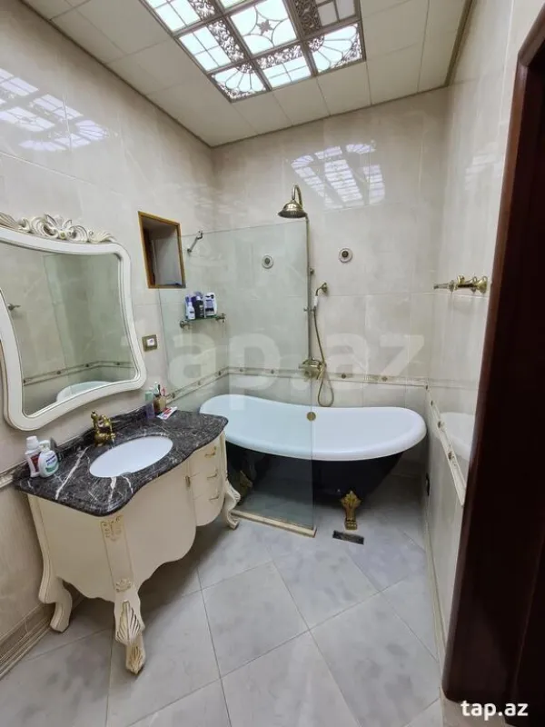 Kirayə verilir 4 otaqlı həyət evi 240 m²