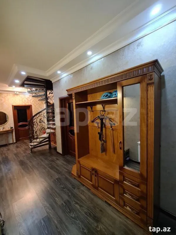 Kirayə verilir 4 otaqlı həyət evi 240 m²