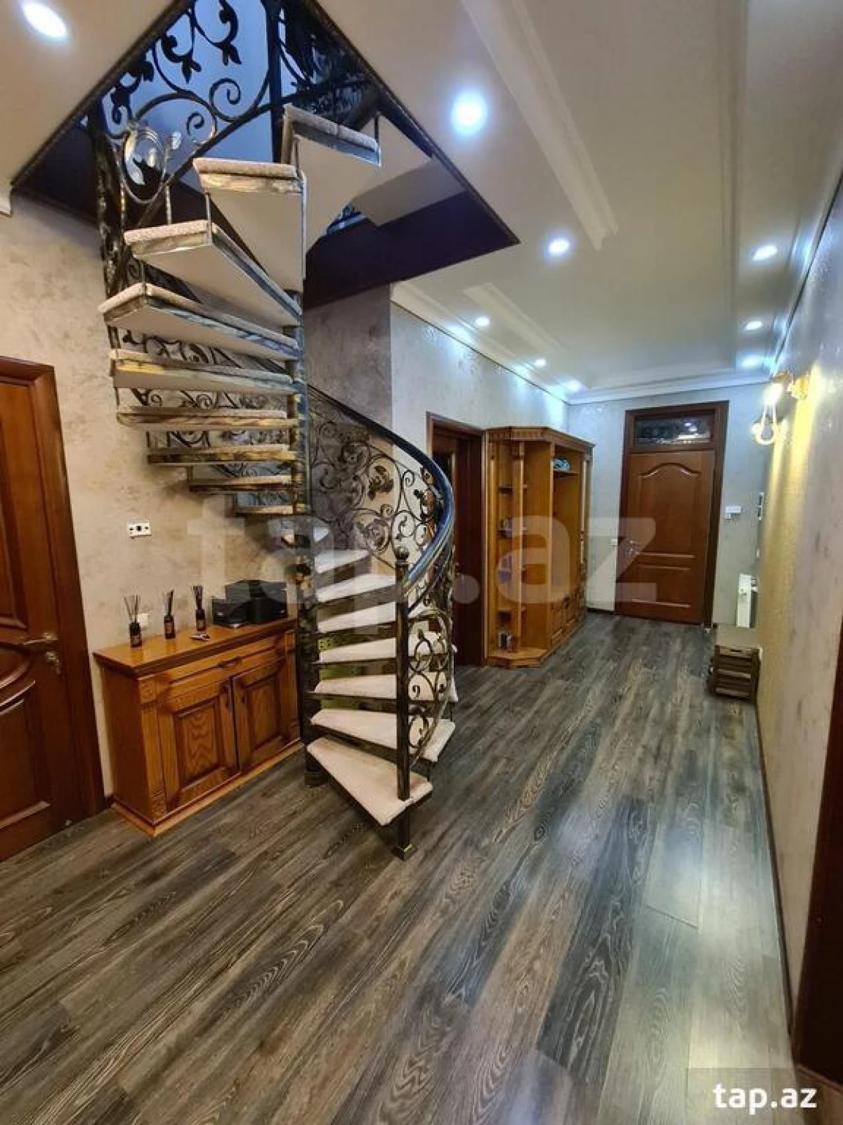 Kirayə verilir 4 otaqlı həyət evi 240 m²