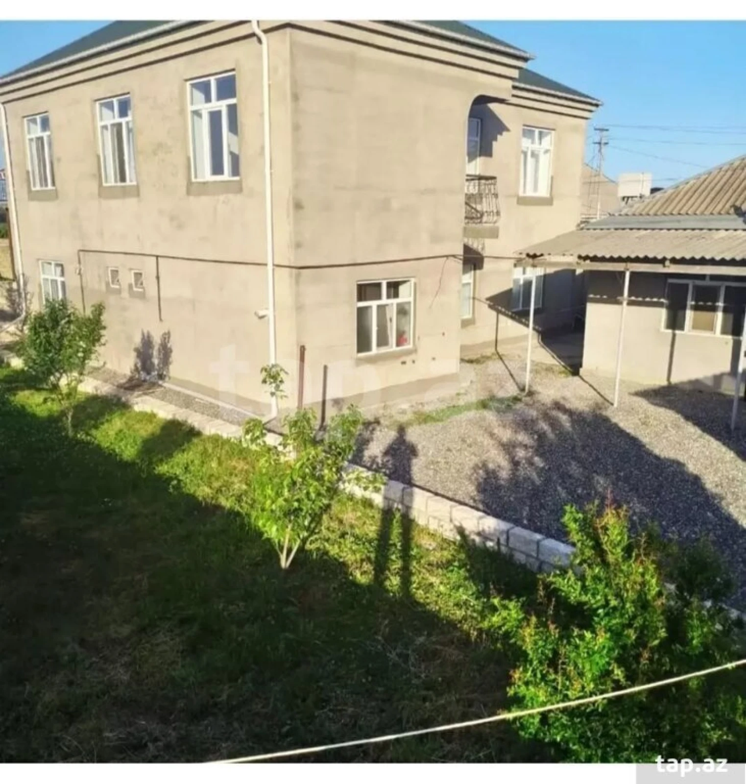 Satılır 7 otaqlı həyət evi