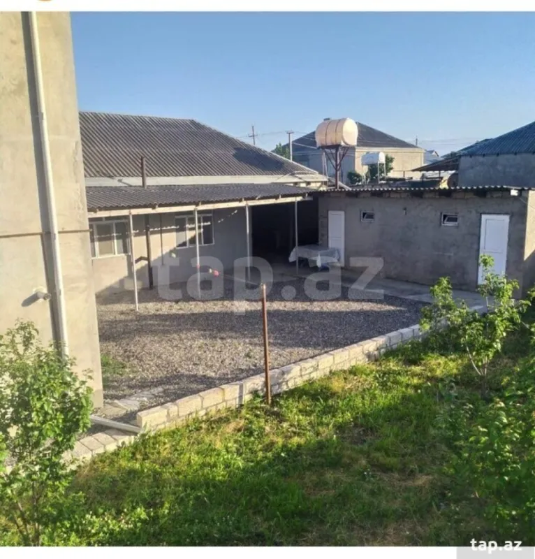 Satılır 7 otaqlı həyət evi