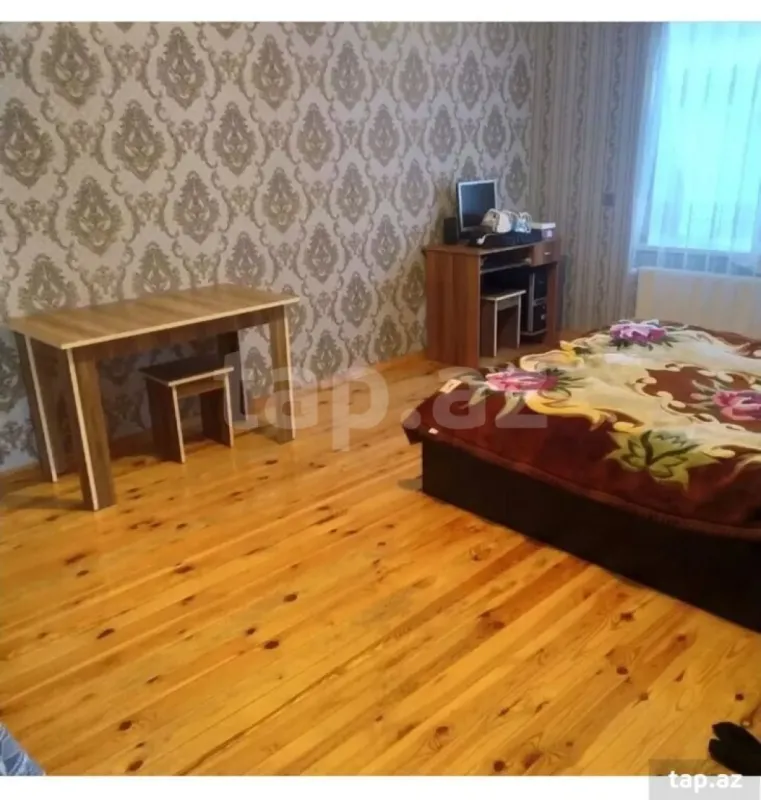 Satılır 7 otaqlı həyət evi