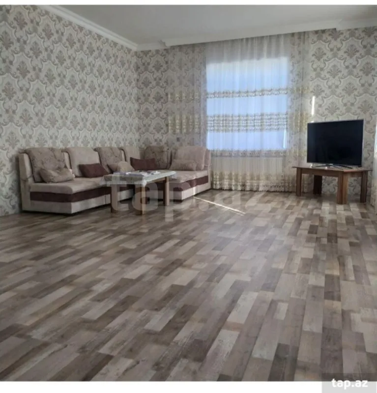 Satılır 7 otaqlı həyət evi