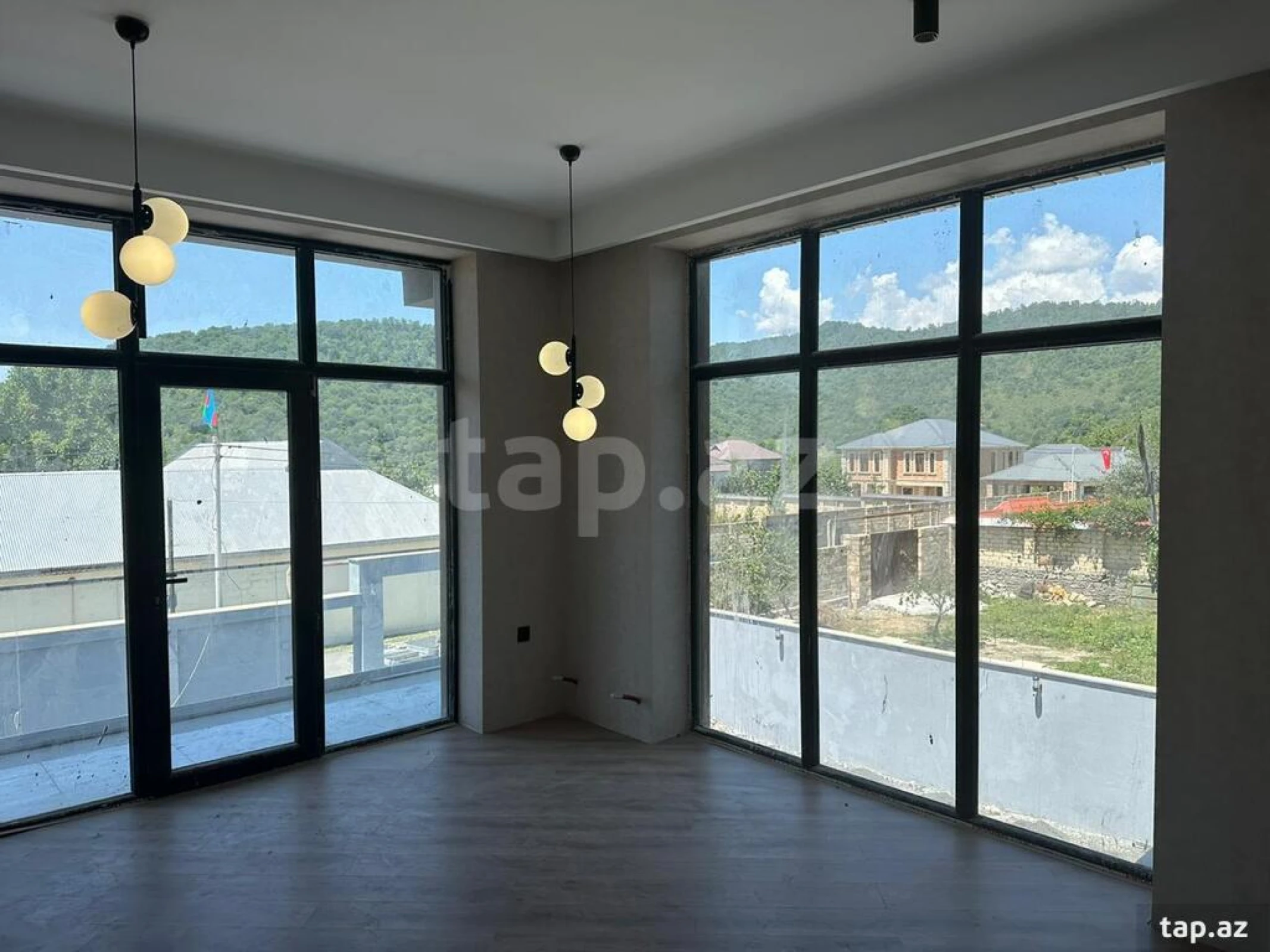 Kirayə verilir 6 otaqlı həyət evi