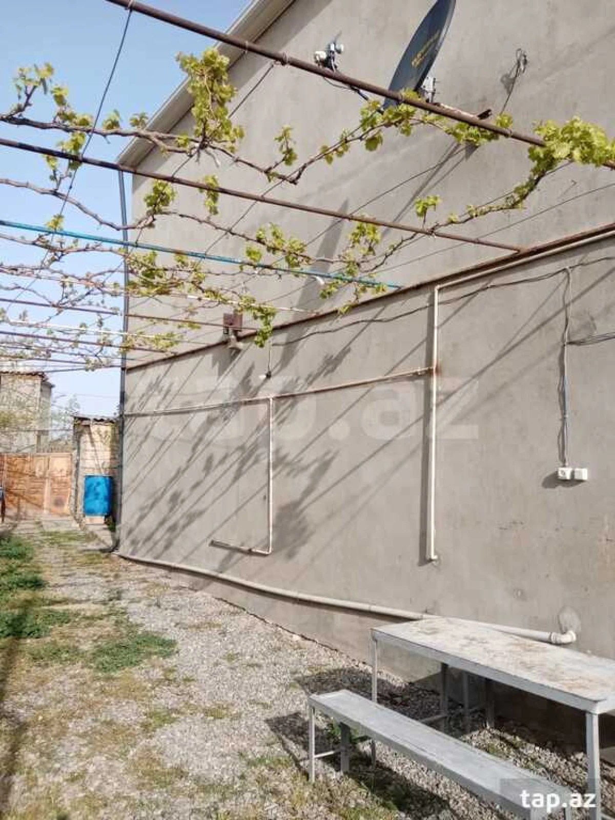 Satılır 4 otaqlı həyət evi