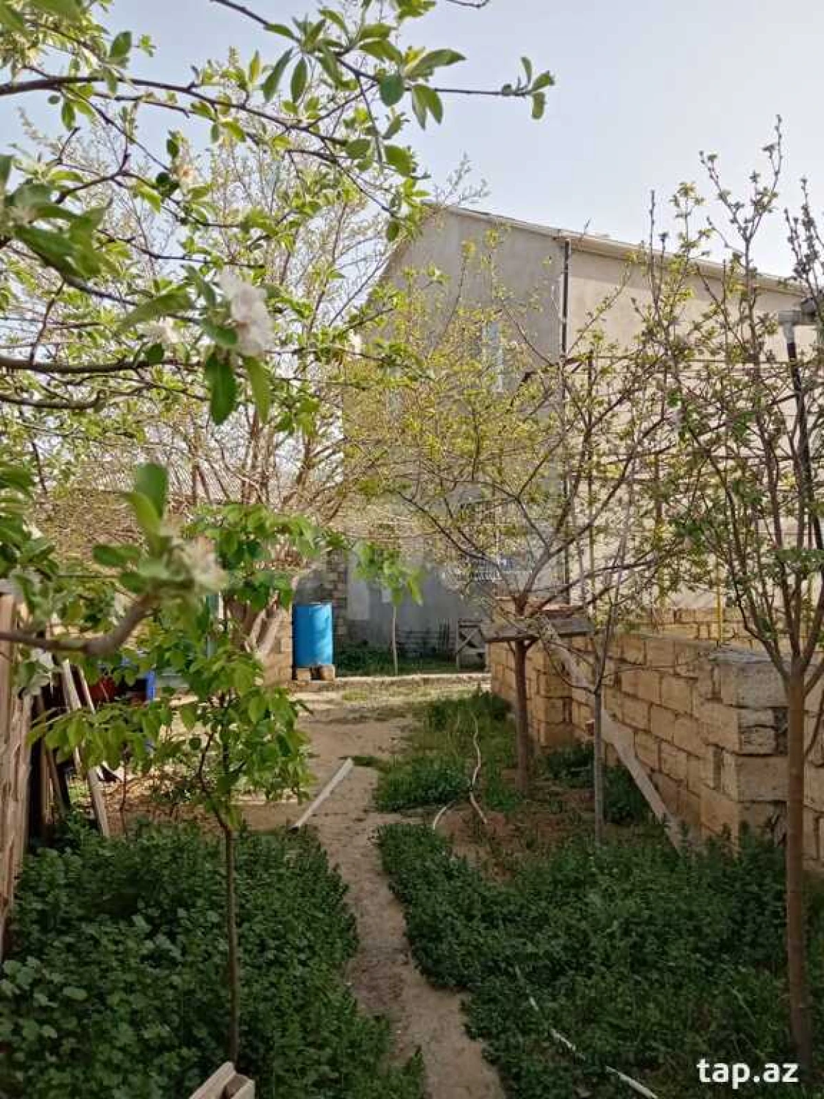 Satılır 4 otaqlı həyət evi