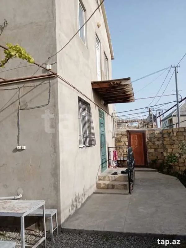 Satılır 4 otaqlı həyət evi