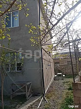 Satılır 4 otaqlı həyət evi