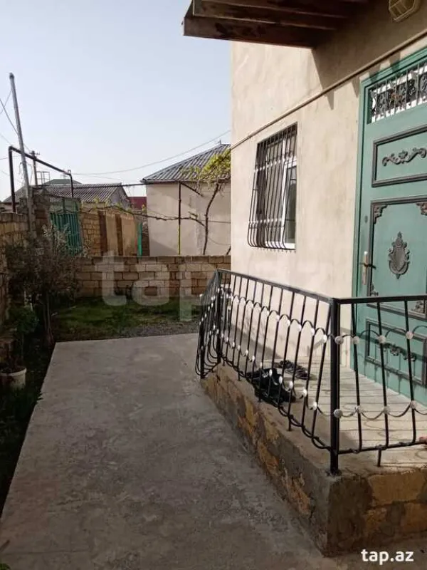 Satılır 4 otaqlı həyət evi
