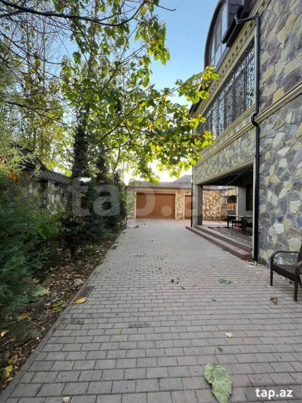 Kirayə verilir 7 otaqlı həyət evi