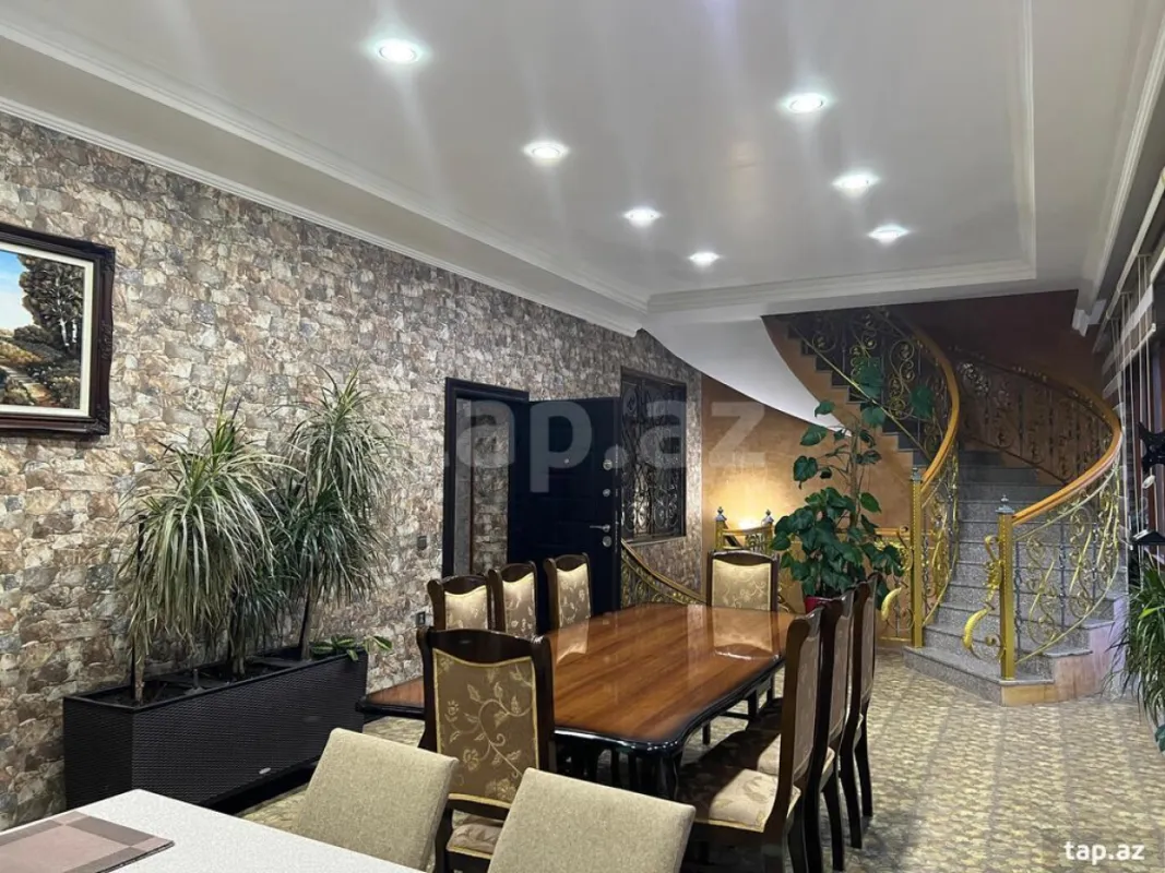 Kirayə verilir 7 otaqlı həyət evi