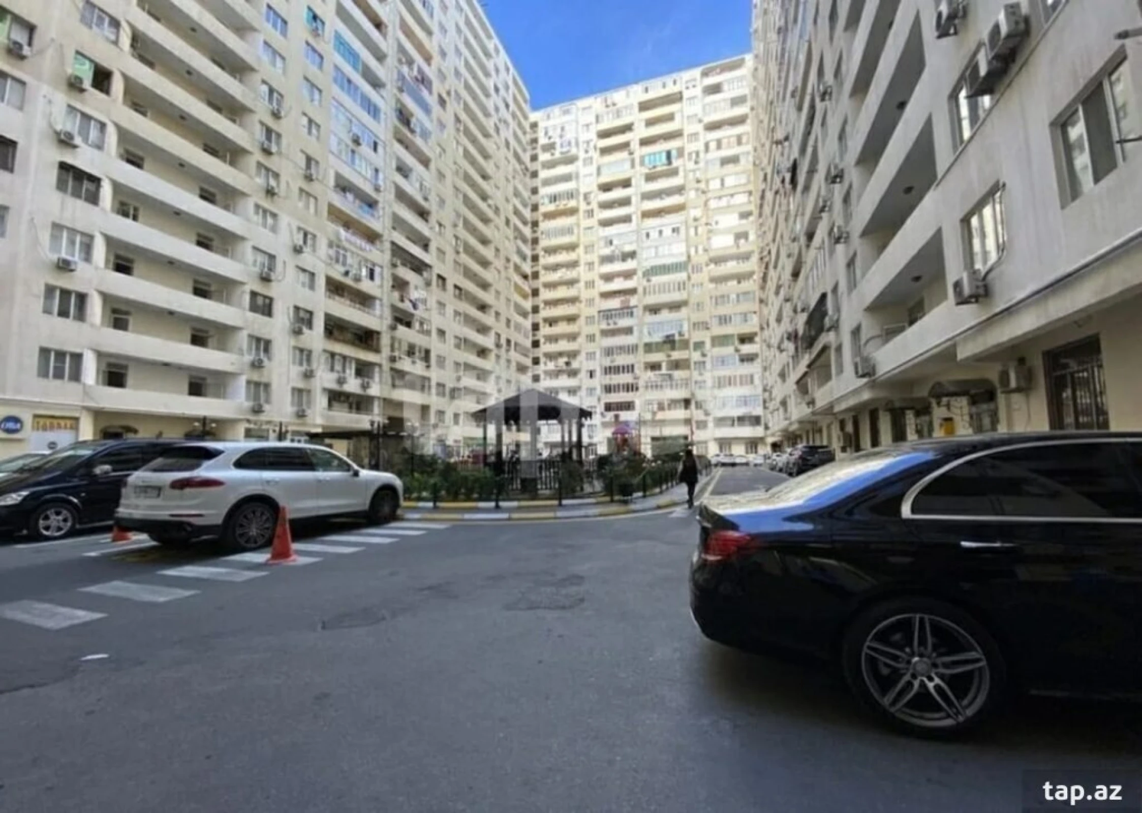 Satılır 2 otaqlı yeni tikili 101 m²