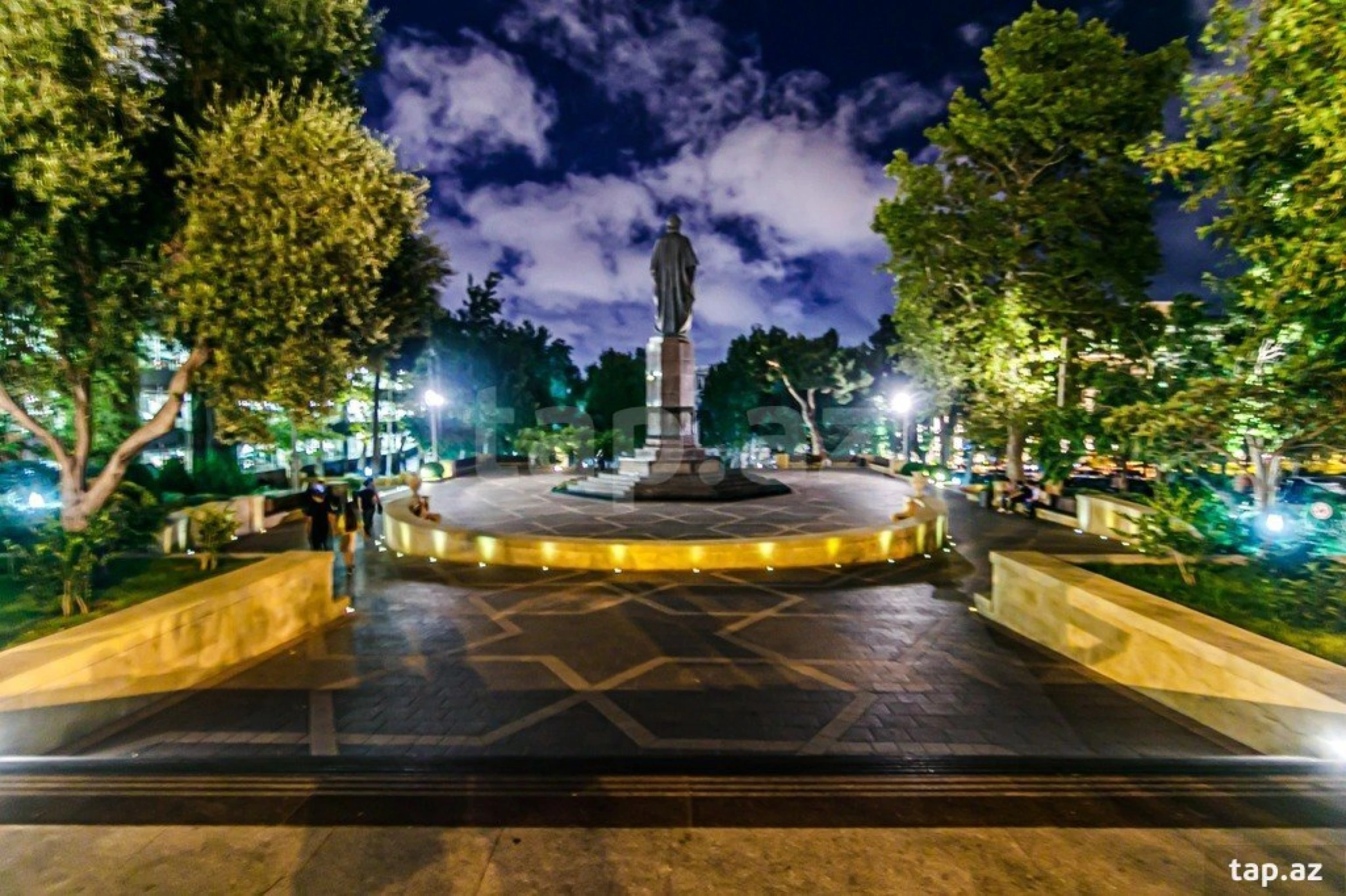 Kirayə verilir 2 otaqlı mənzil 80 m²