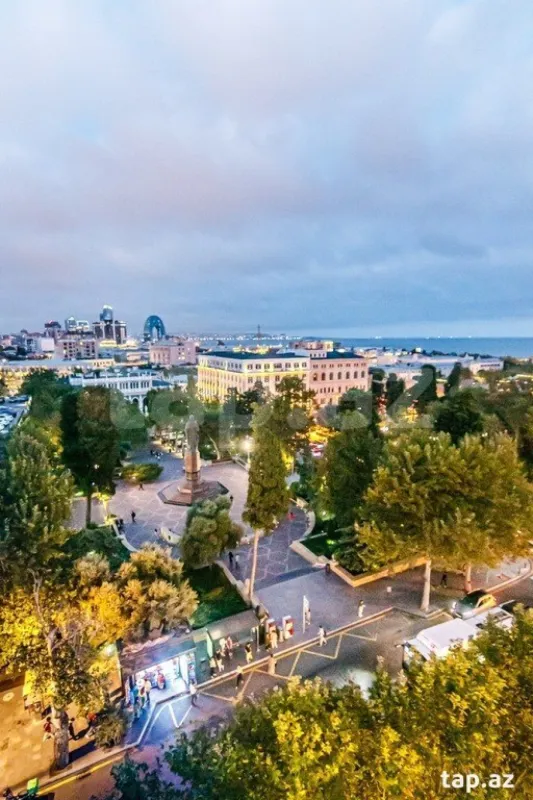 Kirayə verilir 2 otaqlı mənzil 80 m²